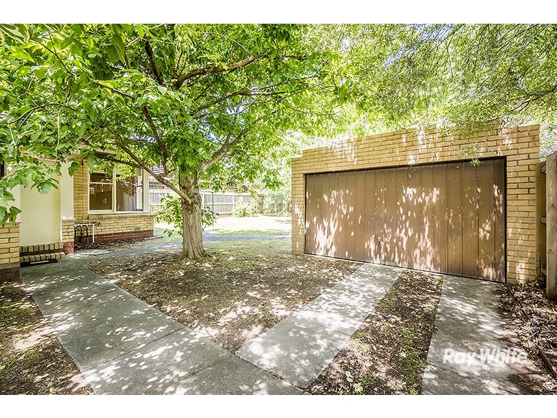 19 Katoomba Street, Hampton East VIC 3188