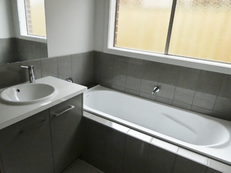 26 Hollywell Road, Clyde North VIC 3978