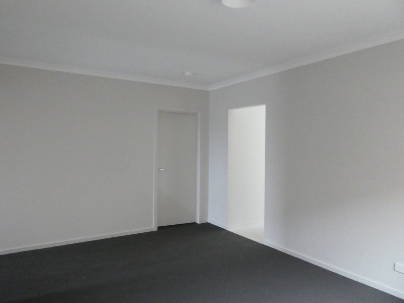 26 Hollywell Road, Clyde North VIC 3978