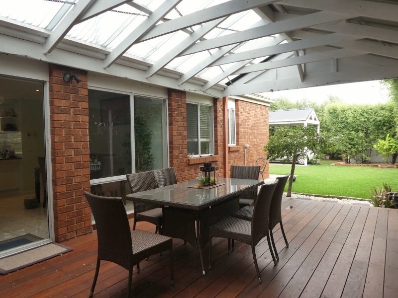 14 Fairhaven Boulevard, Cranbourne West VIC 3977