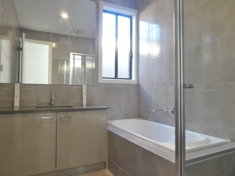 1 Crop Court, Clyde VIC 3978