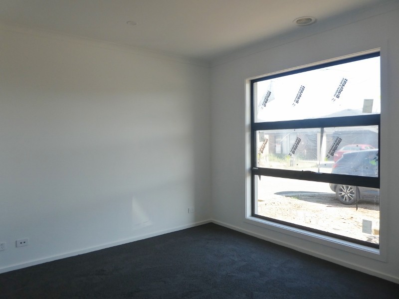 1 Crop Court, Clyde VIC 3978