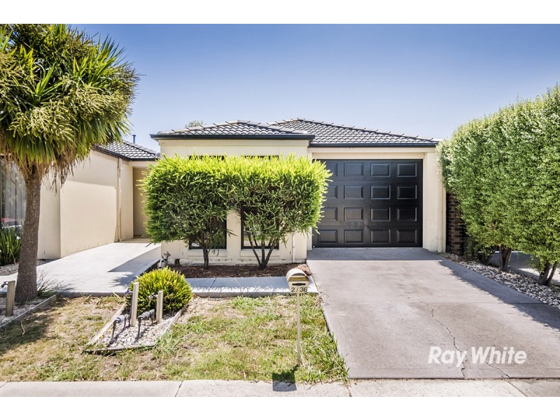 2/36 Greenaway Terrace, Cranbourne East VIC 3977