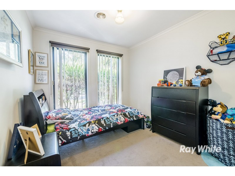 2/36 Greenaway Terrace, Cranbourne East VIC 3977