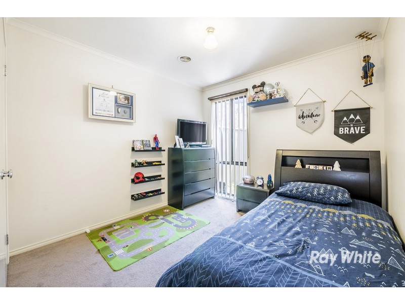 2/36 Greenaway Terrace, Cranbourne East VIC 3977