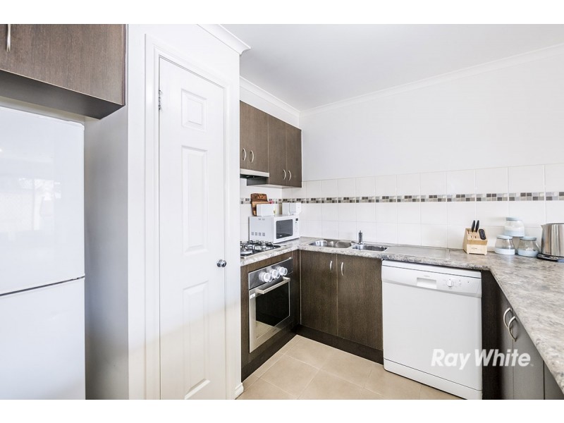2/36 Greenaway Terrace, Cranbourne East VIC 3977