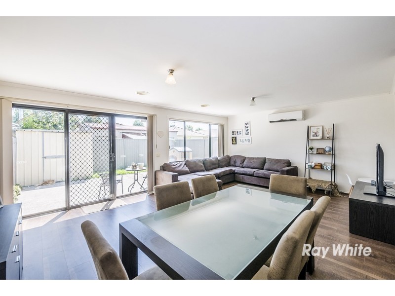 2/36 Greenaway Terrace, Cranbourne East VIC 3977