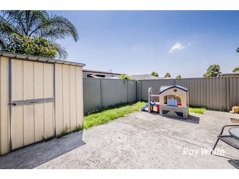 2/36 Greenaway Terrace, Cranbourne East VIC 3977