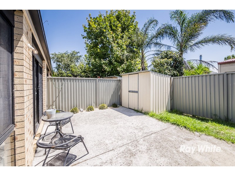 2/36 Greenaway Terrace, Cranbourne East VIC 3977