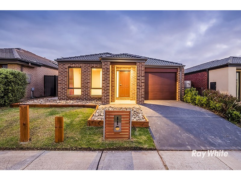 9 Rhinelander Close, Clyde North VIC 3978