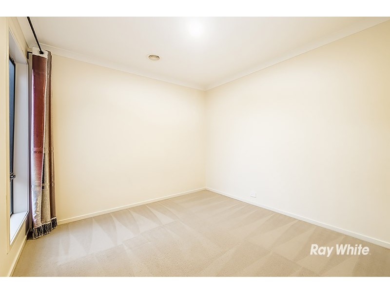 9 Rhinelander Close, Clyde North VIC 3978