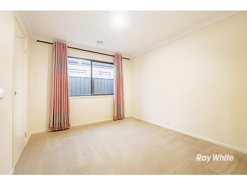 9 Rhinelander Close, Clyde North VIC 3978