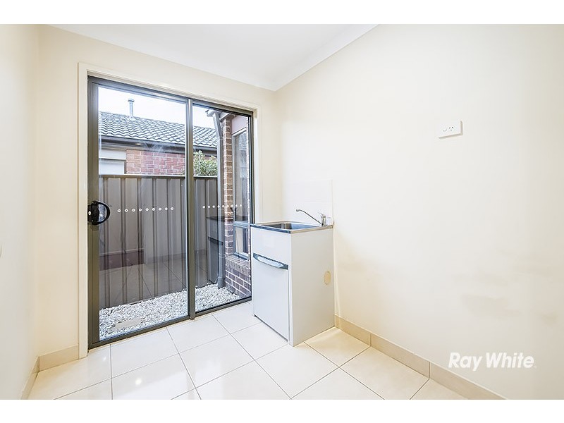 9 Rhinelander Close, Clyde North VIC 3978