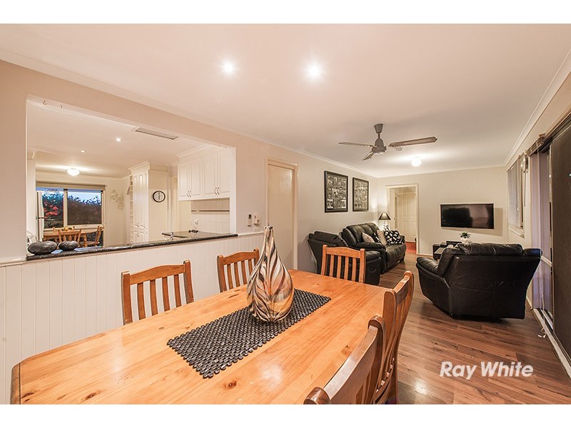 13 Bradley Terrace, Narre Warren VIC 3805