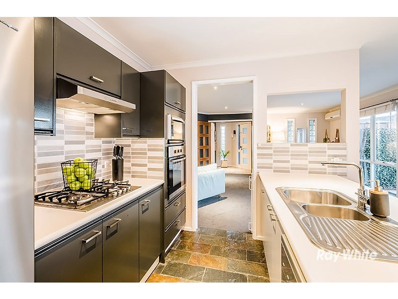 91 Lesdon Avenue, Cranbourne VIC 3977