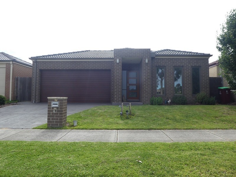 27 Ardent Crescent, Cranbourne East VIC 3977