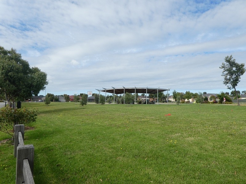 27 Ardent Crescent, Cranbourne East VIC 3977