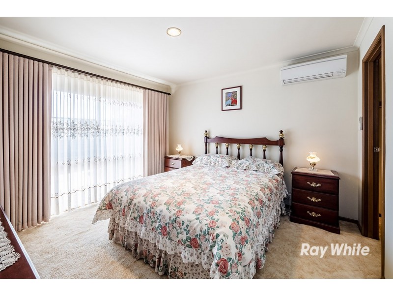 41 Courtenay Avenue, Cranbourne North VIC 3977