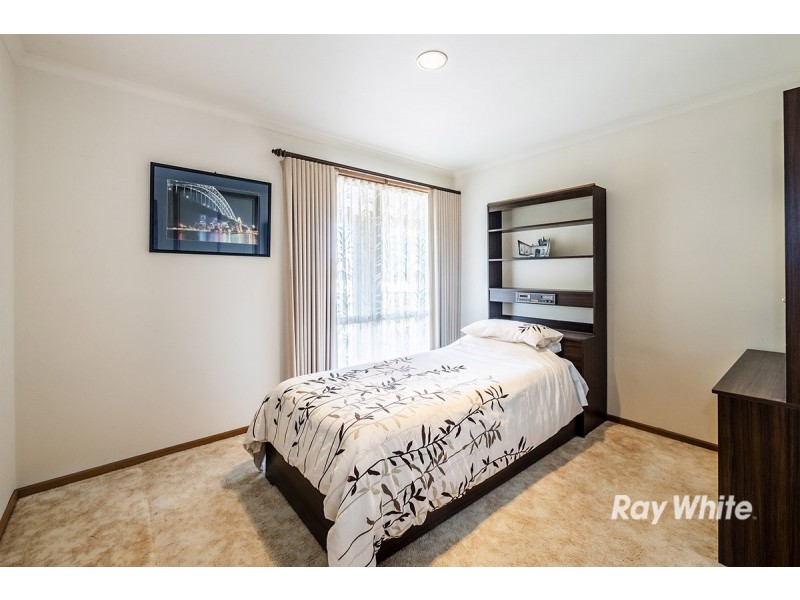 41 Courtenay Avenue, Cranbourne North VIC 3977