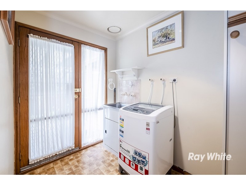 41 Courtenay Avenue, Cranbourne North VIC 3977