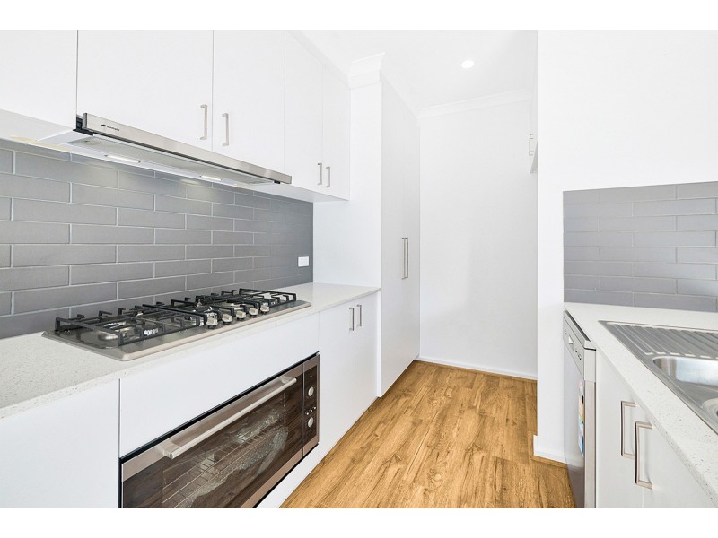 15 Swallowtail Avenue, Clyde North VIC 3978