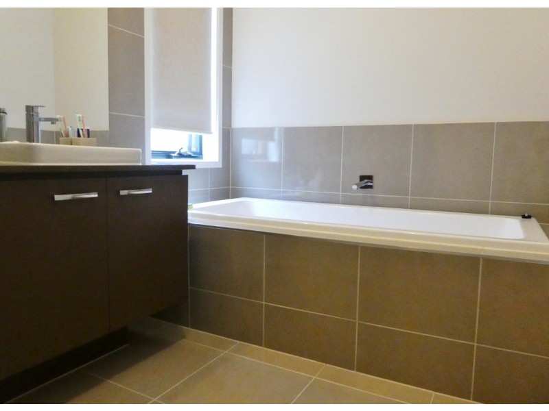 42 Green Gully Road, Clyde VIC 3978