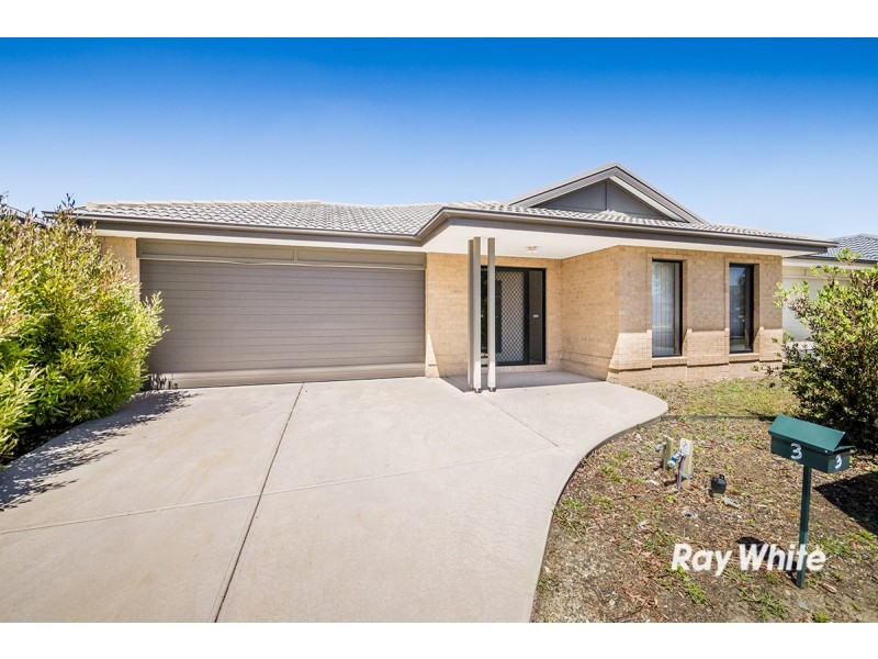 3 Buckskin Dr, Clyde North VIC 3978