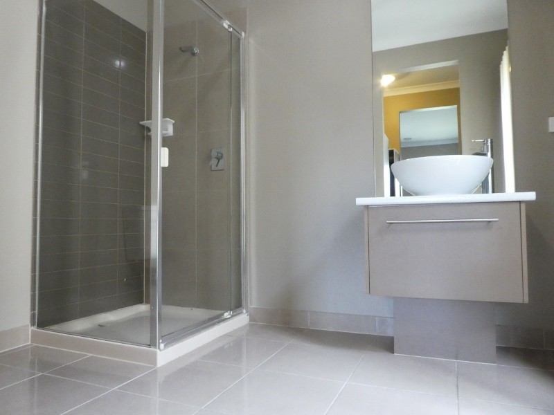 3 Buckskin Dr, Clyde North VIC 3978