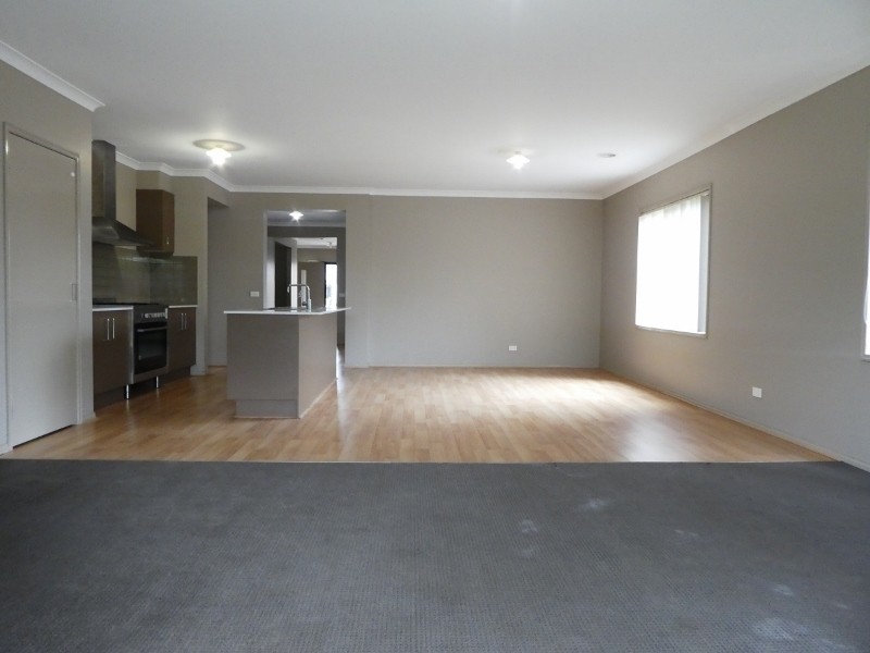 3 Buckskin Dr, Clyde North VIC 3978