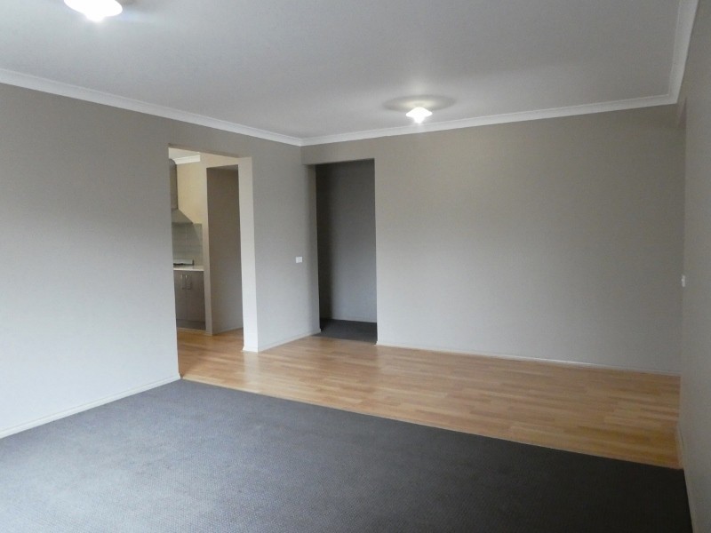 3 Buckskin Dr, Clyde North VIC 3978