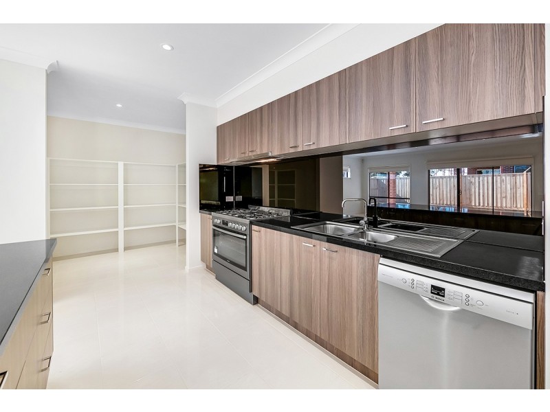 27 Cornhill Road, Clyde North VIC 3978