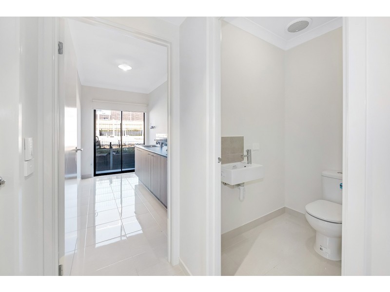 27 Cornhill Road, Clyde North VIC 3978