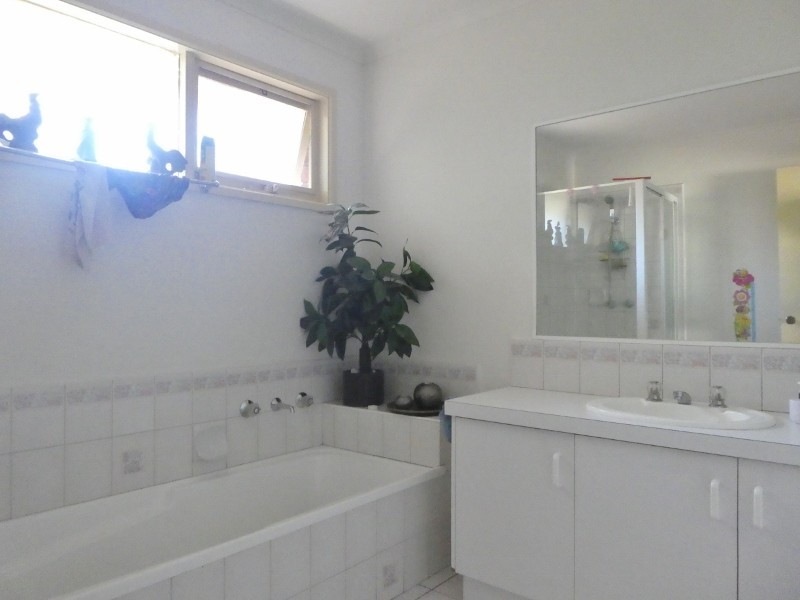 7 Dewpoint Crescent, Hampton Park VIC 3976