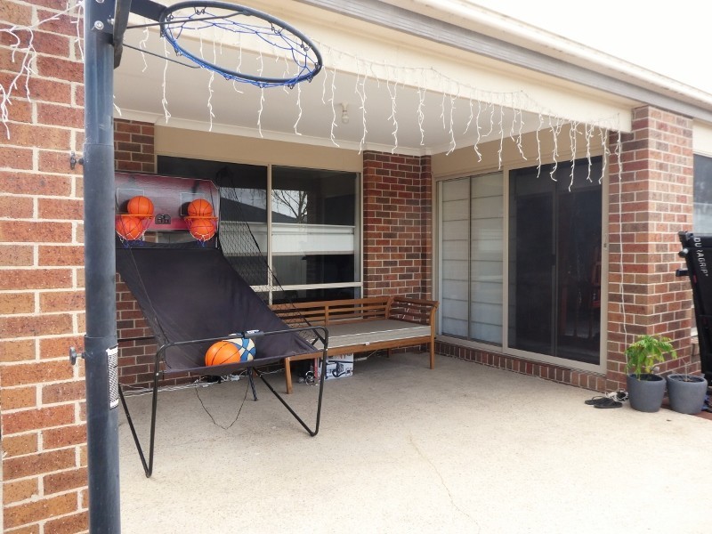 41 Statesman Circuit, Cranbourne East VIC 3977