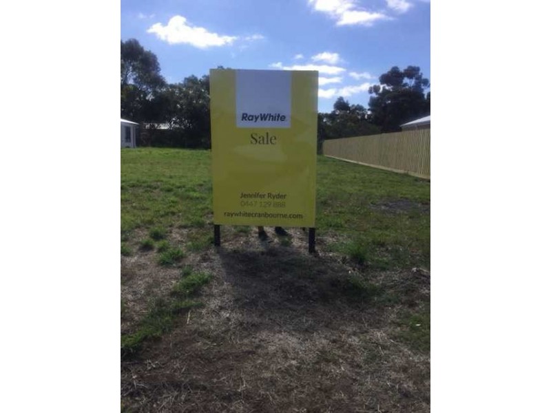 9 Lews Place, Tooradin VIC 3980