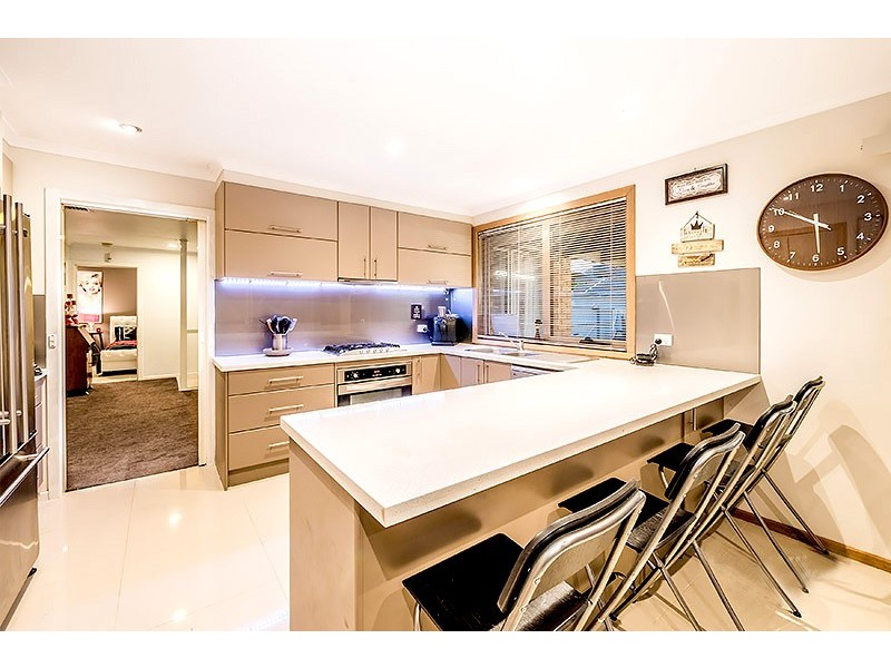 144 Lawless Drive, Cranbourne North VIC 3977