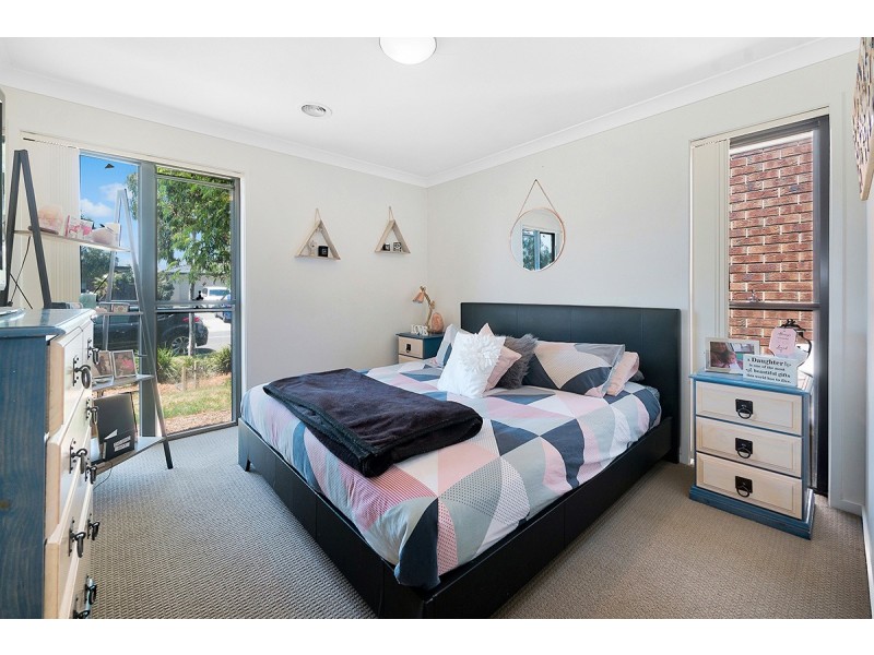 17 Mitta Mitta Street, Clyde North VIC 3978