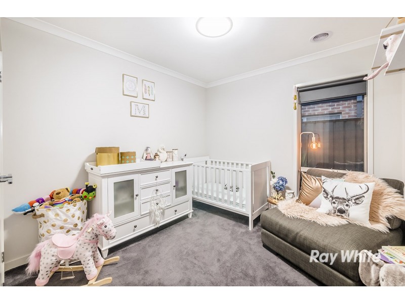 10 Gillingham Crescent, Clyde North VIC 3978