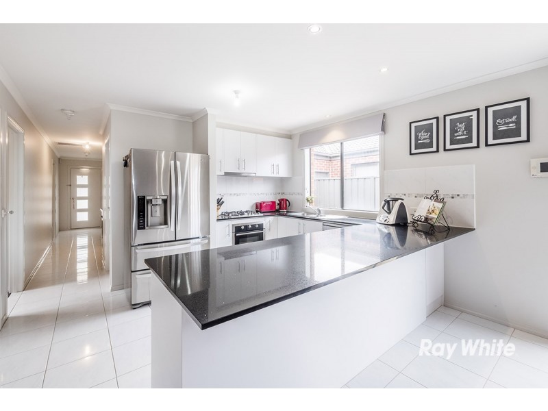 37 Barossa Drive, Clyde North VIC 3978