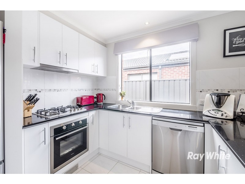 37 Barossa Drive, Clyde North VIC 3978