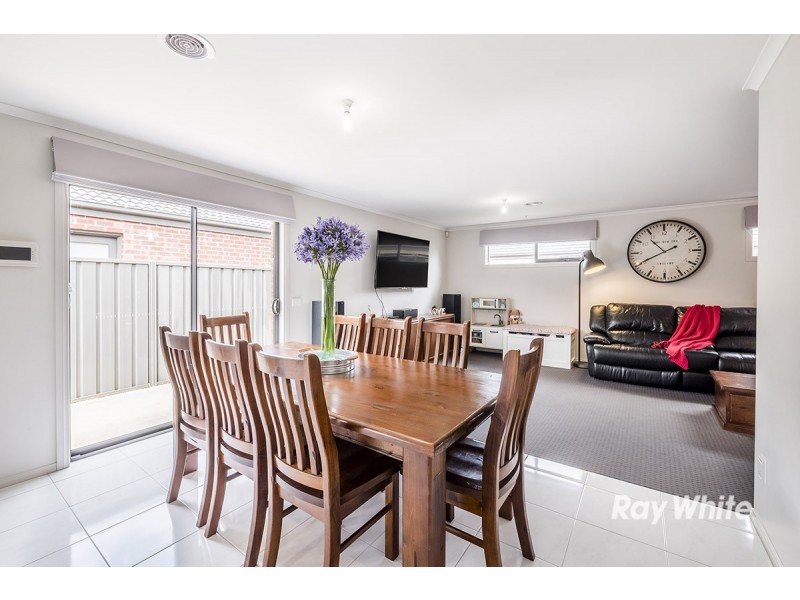 37 Barossa Drive, Clyde North VIC 3978