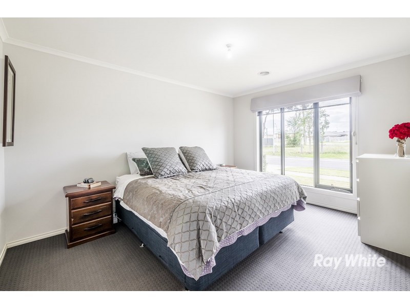 37 Barossa Drive, Clyde North VIC 3978