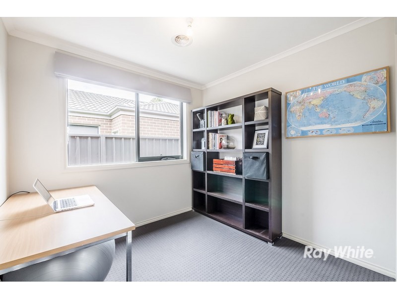 37 Barossa Drive, Clyde North VIC 3978