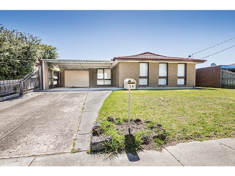 19 Rosella Avenue, Clarinda VIC 3169