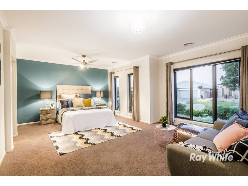 5 Locky Grove, Lyndhurst VIC 3975