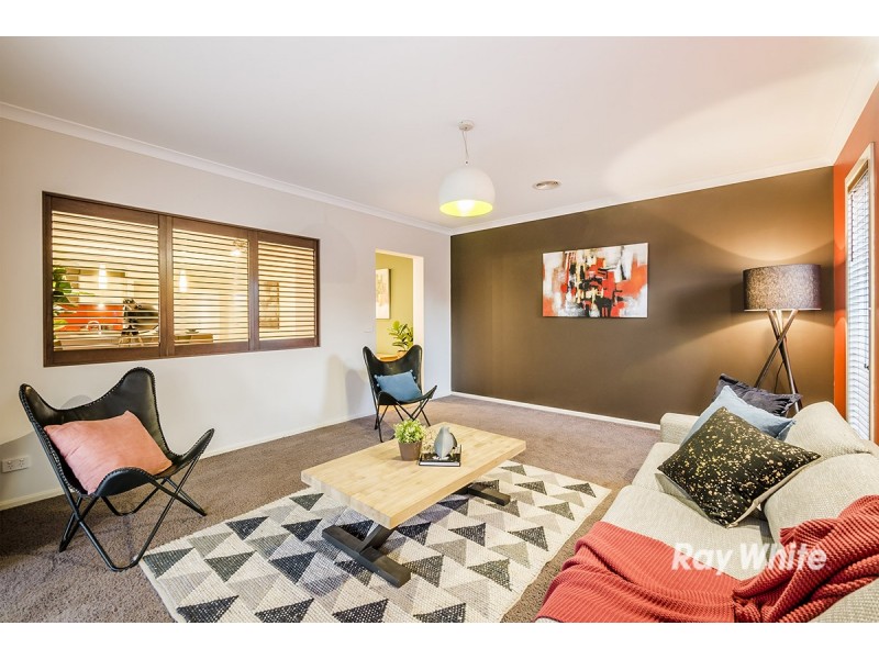 5 Locky Grove, Lyndhurst VIC 3975