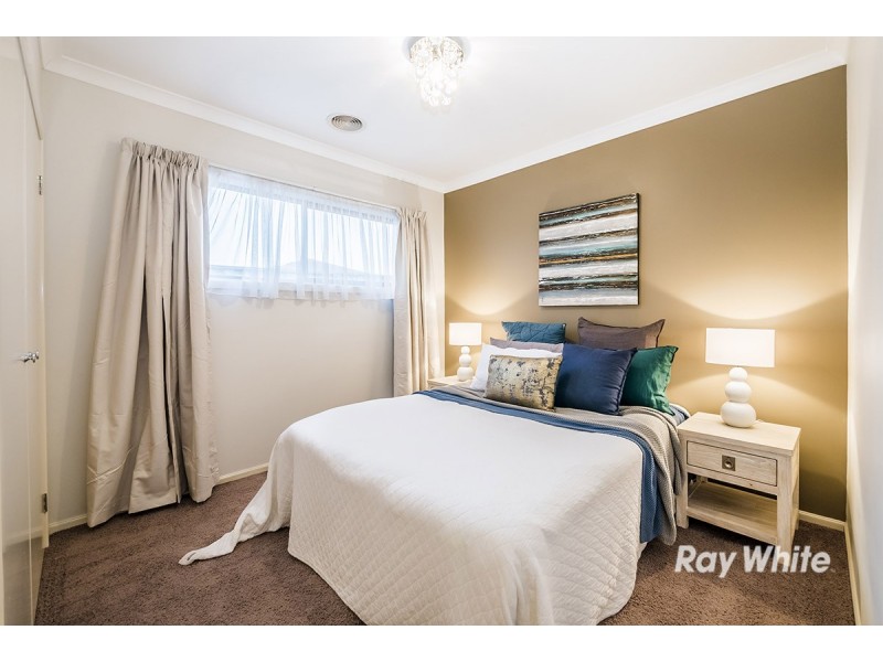 5 Locky Grove, Lyndhurst VIC 3975