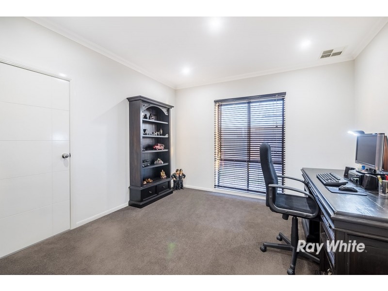 38 Macumba Drive, Clyde North VIC 3978