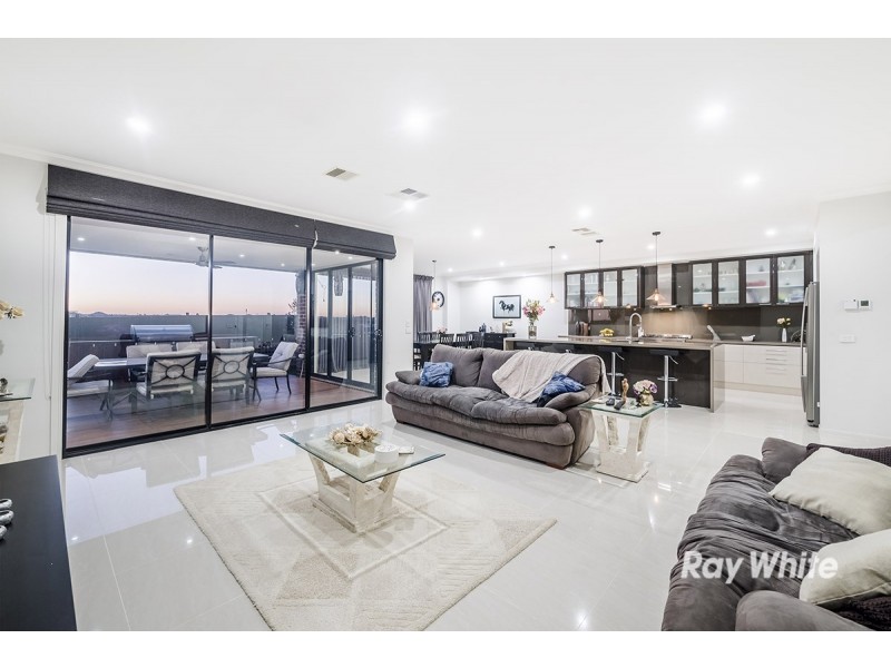 38 Macumba Drive, Clyde North VIC 3978