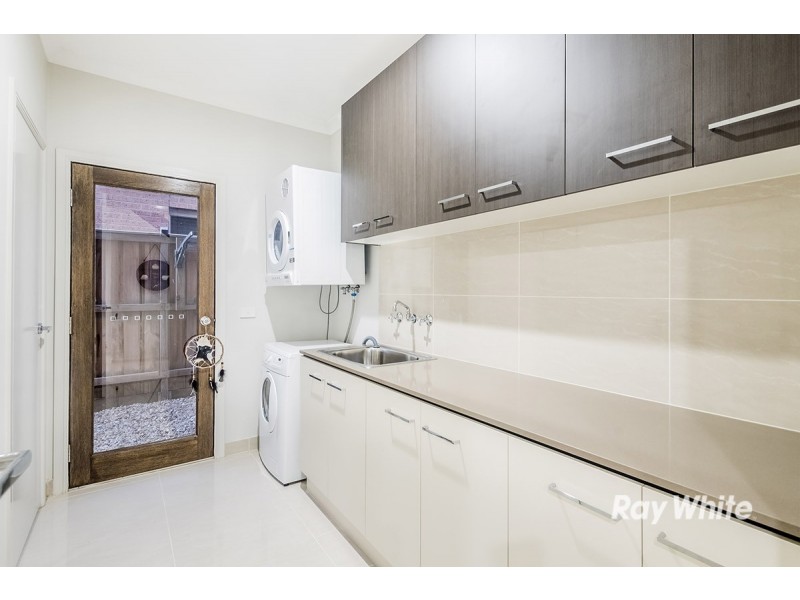 38 Macumba Drive, Clyde North VIC 3978